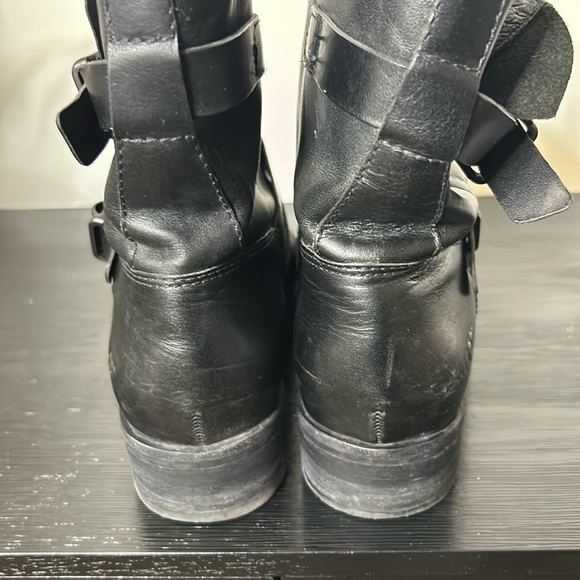 UGG Fletcher Black Leather Water-resistant Buckle Ankle Boots Women size 7 - Picture 15 of 16